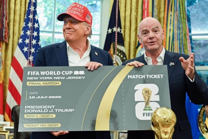 U.S. President Donald Trump and FIFA president Gianni Infantino, right, in the Oval Office in 2025 Annabelle Gordon/UPI/Bloomberg via Getty Images