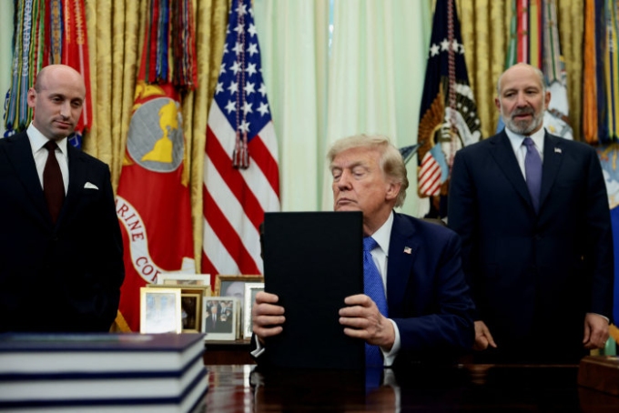 Trump Signs Executive Orders Targeting Birthright Citizenship