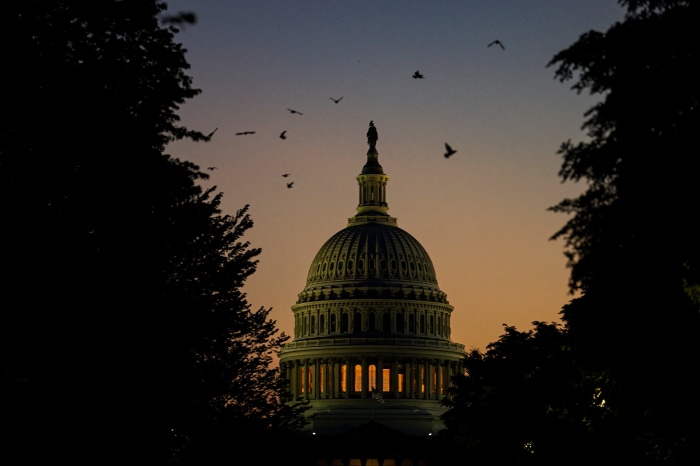 House Backs Making Daylight-Saving Time Permanent