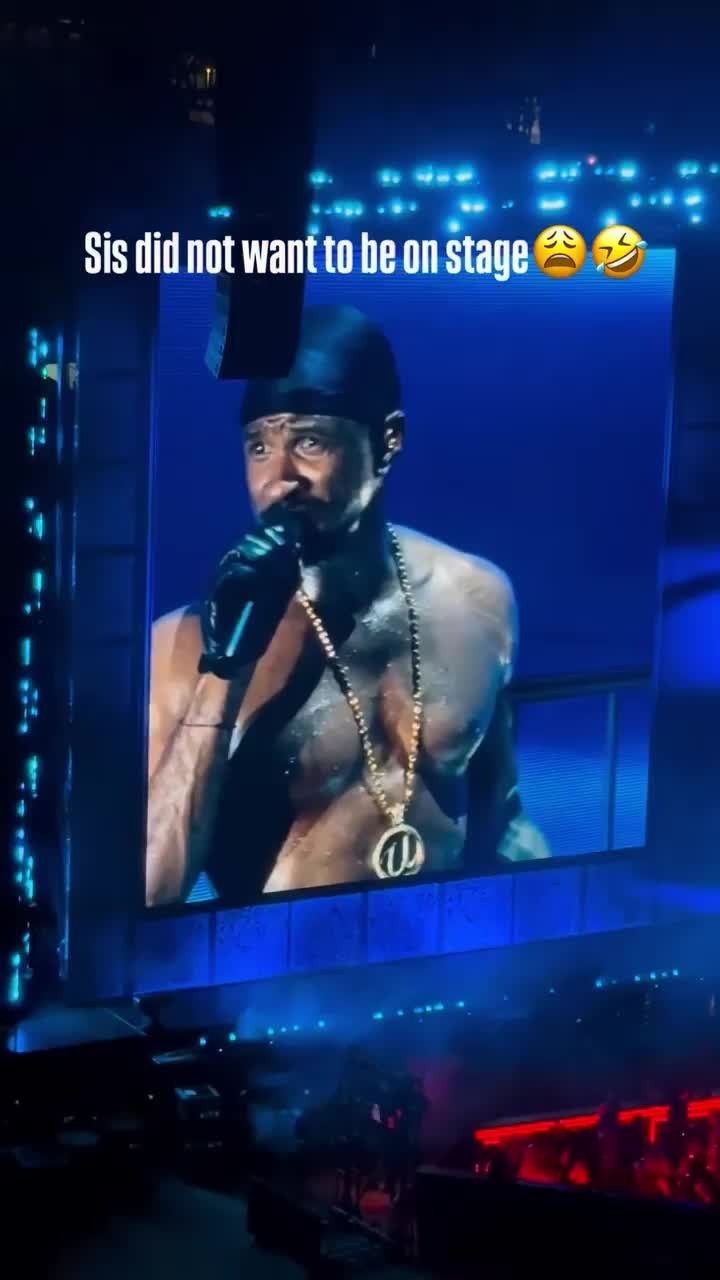 Singer boots fan off stage after lap dance