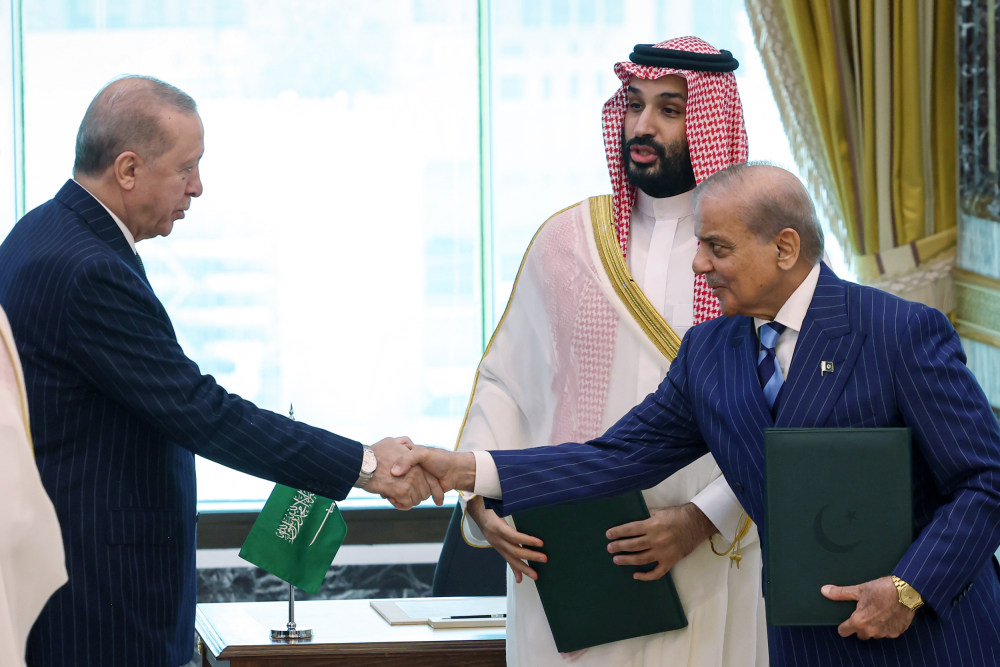 Saudi Arabia, Turkey, Pakistan pledge mutual defense as Middle East turmoil escalates