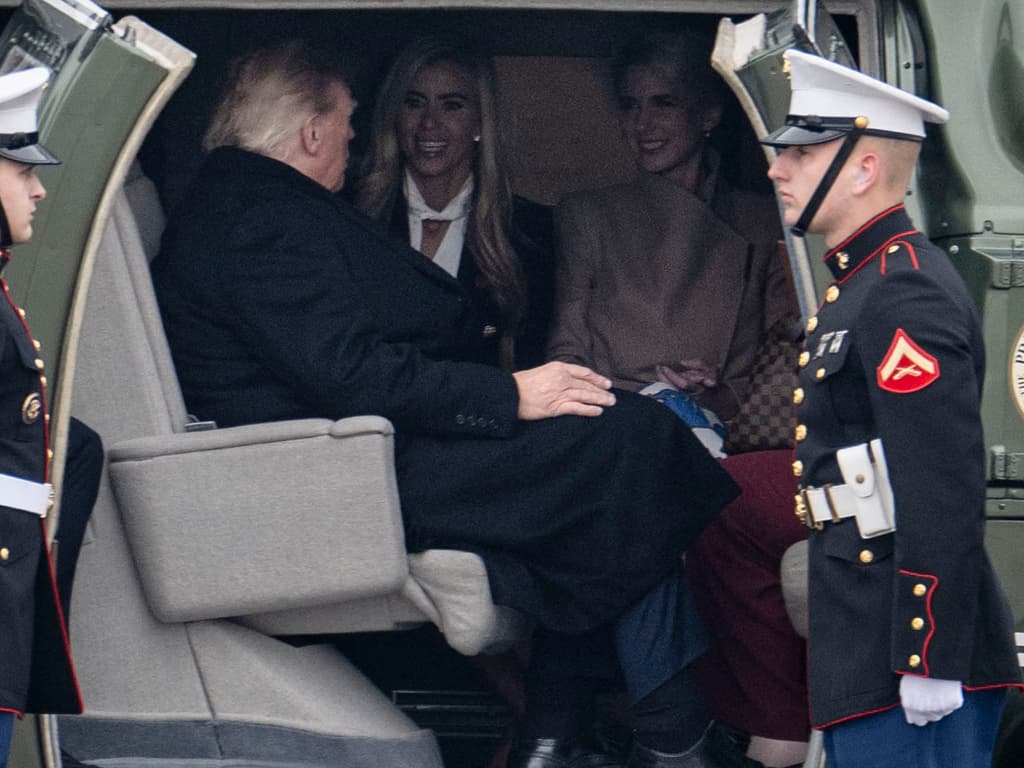 Fired Press Sec flaunts six-pack