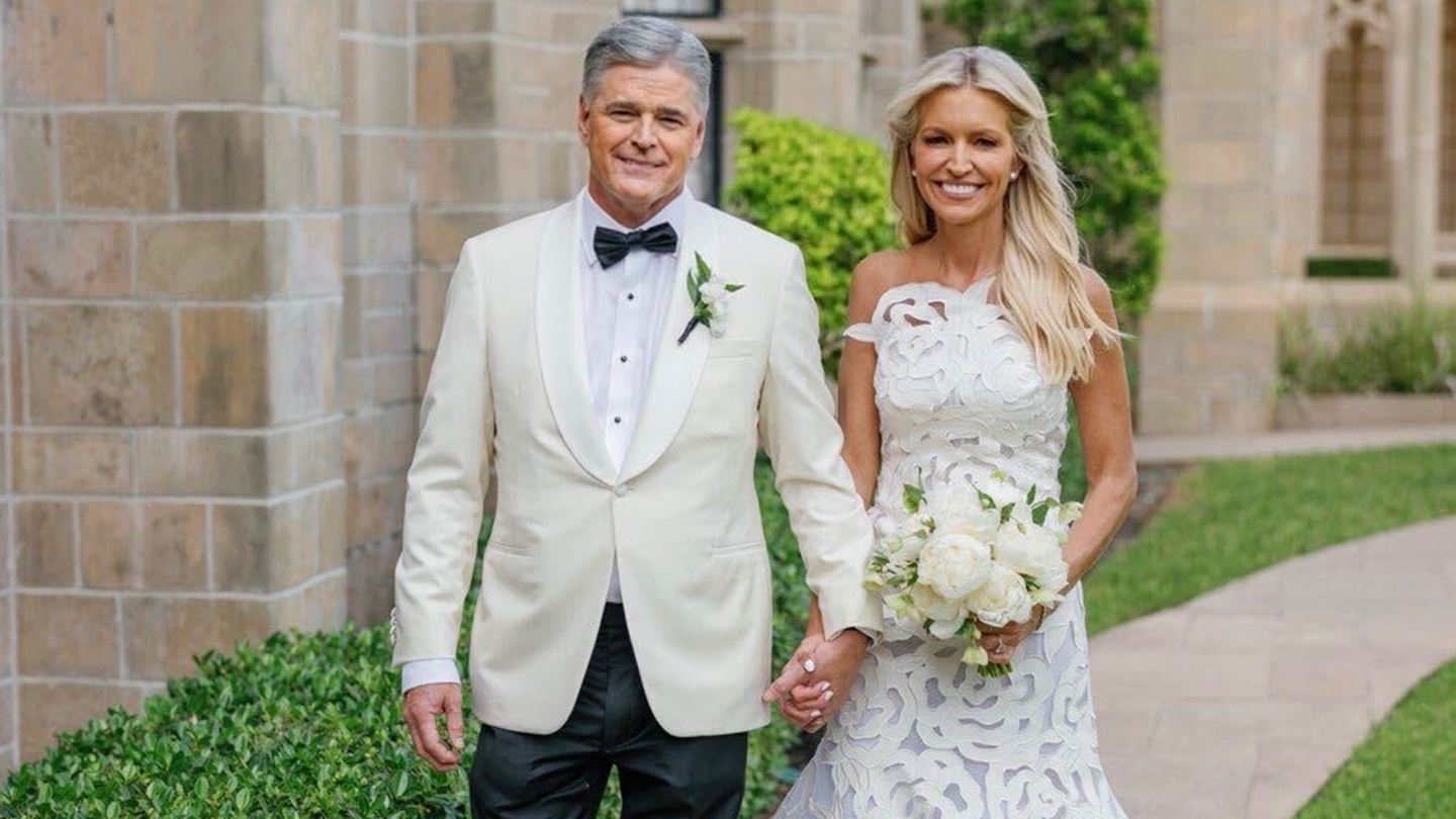 Ainsley Earhardt, Sean Hannity celebrate upcoming wedding surrounded by family and friends at Mar-a-Lago