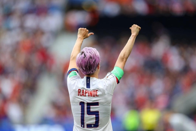 US football star Megan Rapinoe announces retirement
