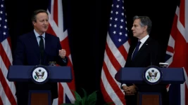 David Cameron et Antony Blinken lors d'une conférence de presse le 7 décembre 2023 à Londres. © Evelyn Hockstein, Reuters