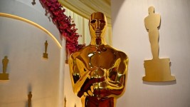 An Oscar statue is pictured at the red carpet, a day ahead of the 96th annual Academy Awards at the Dolby Theatre in Hollywood, Calif., on March 9, 2024. (Pedro Ugarte/AFP via Getty Images)
