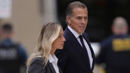 Hunter Biden arrives to federal court with his wife, Melissa Cohen Biden, Tuesday, June 11, 2024, in Wilmington, Del. ©  AP Photo/Matt Rourke