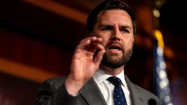 WASHINGTON, DC - MAY 22: Sen. JD Vance (R-OH) @ Kent Nishimura / Getty Images