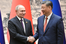 Les présidents russe et chinois, Vladimir Poutine et Xi Jinping, le 16 mai 2024 à Pékin, sur une photo publiée par l'agence de presse officielle russe Sputnik. © Sergei Bobylyov, AFP (Archives)