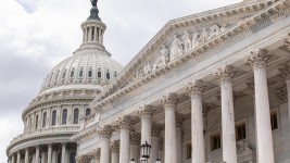 Le Capitole des États-Unis. À l'image de la course à la présidence, les courses au Sénat et à la Chambre des représentants sont très serrées.  Photo : Getty Images / Anna Rose Layden