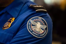 A TSA officer flagged a woman’s bag during a routine X-ray screening at Los Angeles International Airport and found almost 90 forbidden items inside, officials said. (Irfan Khan / Los Angeles Times)