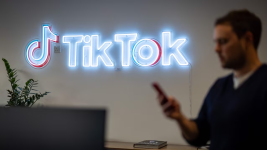 TikTok a déposé une contestation devant la Cour fédérale à Vancouver le 5 décembre 2024. (Photo d'archives)  Photo : AFP / (Tolga Akmen/AFP/Getty Images)