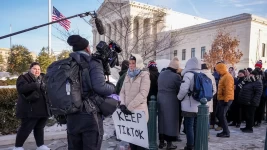 Des manifestants expriment leur soutien à TikTok devant la Cour suprême le 10 janvier. (Andrew Harnik/Getty Images/AFP)