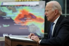 Joe Biden lundi 13 janvier lors d'un point à la Maison Blanche concernant les incendies à Los Angeles. © Evelyn Hockstein / REUTERS