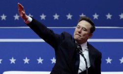 Elon Musk appears to give fascist-style salute after Trump inauguration – video