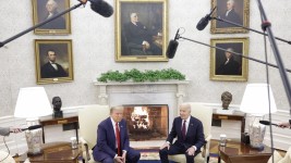 Rencontre entre le président désigné des États-Unis, Donald Trump, et le président sortant, Joe Biden, au bureau ovale de la Maison-Blanche, le 12 novembre 2024. (Photo d'archives) PHOTO : GETTY IMAGES / ALEX WONG