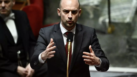 France's Minister for Europe and Foreign Affairs Jean-Noel Barrot addresses lawmakers at the National Assembly in Paris on February 18, 2025. © Julien de Rosa, AFP