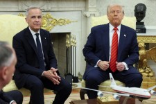 “Ne jamais dire jamais” : Trump réplique à Mark Carney, qui lui signifie que le Canada ne sera “jamais” à vendre