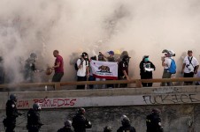 Echauffourées entre forces de l’ordre et manifestants, le 8 juin 2025 à Los Angeles (REUTERS/David Ryder) David Ryder / REUTERS
