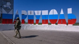 Getty Images / Russia has changed the language, flags and signage in the occupied Ukrainian city