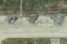 Image satellite, prise le 4 juin 2025, des appareils détruits sur la base aérienne d’Olenia, dans la région de Mourmansk. PHOTO MAXAR TECHNOLOGIES/REUTERS