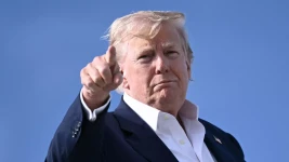 Jerome Powell « doit maintenant baisser les taux », a insisté Doanld Trump sur son réseau Truth Social. (Brendan SMIALOWSKI/AFP)