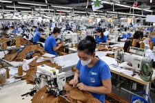 Usine de confection dans la province de Thai Nguyen, au Vietnam, le 2 juillet 2025. NHAC NGUYEN / AFP
