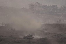 Un tank de l’armée israélienne, dans la bande de Gaza, le 3 juillet 2025. LEO CORREA/AP