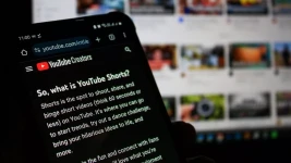 YouTube se défend en disant n'avoir testé que des méthodes « pour déflouter, réduire le grain et améliorer la clarté » d'un nombre limité de vidéos. (Algi Febri Sugita/Zuma/SIPA)