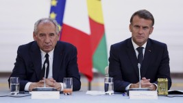 FILE PHOTO: French Prime Minister Francois Bayrou and French President Emmanuel Macron. ©  Tom Nicholson / Pool Photo via AP