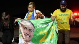 Reuters / Supporters of the former president held prayer vigils