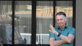 L'ancien président brésilien Jair Bolsonaro, depuis sa résidence à Brasilia, le 11 septembre 2025.  Photo : Getty Images / SERGIO LIMA