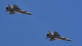 Des avions de chasse supersoniques MiG-31 russes (Photo d'archives)  Photo : Getty Images / YURI KADOBNOV