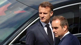 Emmanuel Macron et Sebastien Lecornu le 14 juillet 2025. (AFP)