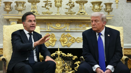 Le président américain Donald Trump a reçu le secrétaire général de l'OTAN Mark Rutte au bureau ovale à Washington, le 22 octobre 2025.  Photo : afp via getty images / JIM WATSON