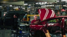 L’asphyxie économique du Canada L'usine Stellantis à Brampton, en Ontario. (Photo d'archives)  Photo : La Presse canadienne / Chris Young