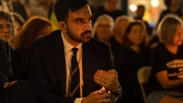 Zohran Mamdani a participé à une cérémonie en l'honneur des otages israéliens retenus par le Hamas le 7 octobre dernier. (Photo Lev Radin/SIPA)