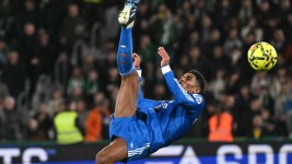 Le milieu offensif du Real Madrid Jude Bellingham pendant le match de Liga contre Elche le 23 novembre 2025 à Elche © JOSE JORDAN / AFP