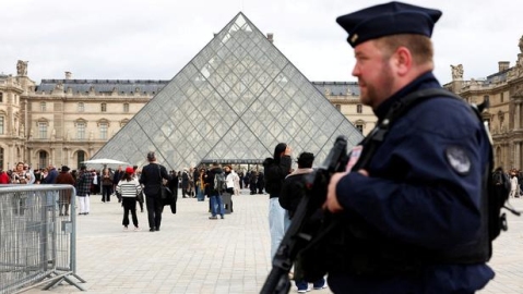 Cambriolage au Louvre : le quatrième suspect interpellé