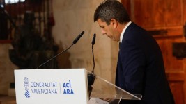 Le leader régional de Valence, Carlos Mazon, lors de sa déclaration officielle au Palau de la Generalitat Valenciana (Bâtiment du gouvernement régional valencien), à Valence, Espagne, le 3 novembre 2025. Eva Manez / REUTERS