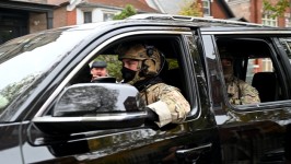 Chaos erupts as gunman allegedly shoots at border agents in Chicago neighborhood