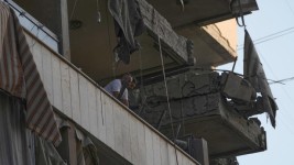 Un appartement touché par une frappe aérienne israélienne sur Dahiyeh, dans la banlieue sud de Beyrouth, le 23 novembre 2025. © Bilal Hussein, AP