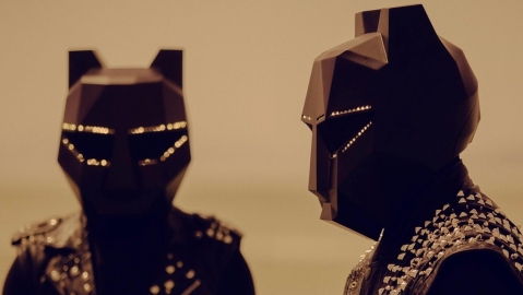 Le groupe montréalais Black Tiger Sex Machine, qui connaît un succès fulgurant à l'international, présentera un nouveau spectacle intitulé « Skull Machine », en collaboration avec Kai Wachi.  Photo : Page Facebook de Black Tiger Sex Machine