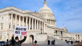 La Chambre des représentants des États-Unis a voté le mardi 18 novembre en faveur du projet de loi visant à diffuser l’intégralité des documents liés à l’affaire Epstein.  Photo : Getty Images / Heather Diehl