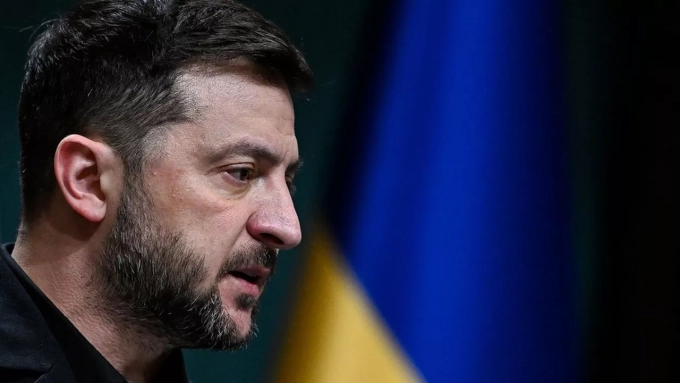 Le président ukrainien, Volodymyr Zelensky, le 19 novembre. Les scandales de corruption, impliquant des proches du président, ébranlent sa popularité. (Photo Ozan KOSE/AFP)