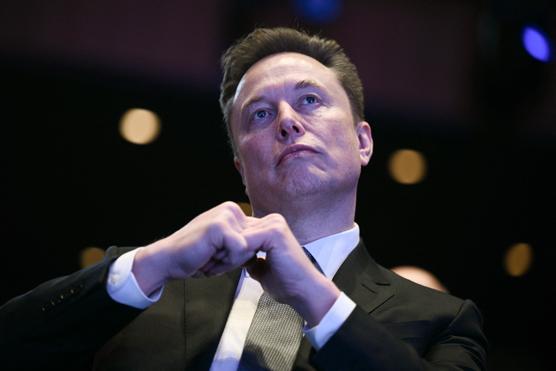 Elon Musk, fondateur de la société SpaceX, qui commercialise Starlink, à Washington (DC), aux Etats-Unis, le 19 novembre 2025. BRENDAN SMIALOWSKI / AFP