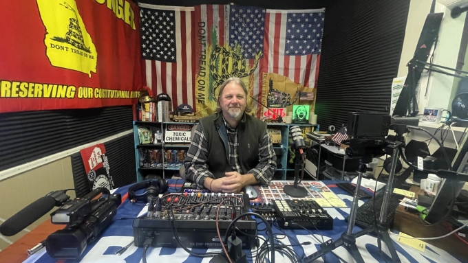 Roy Hambrick dans son studio à Lafayette, en Georgie.  Photo : Radio-Canada / Azeb Wolde-Giorghis