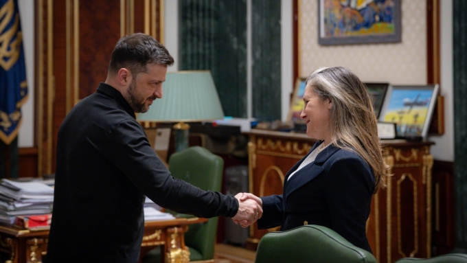 Le président ukrainien a requis les services de l'ex-vice-première ministre canadienne Chrystia Freeland à titre de conseillère au développement économique de l'Ukraine.  Photo : X / Volodymyr Zelensky