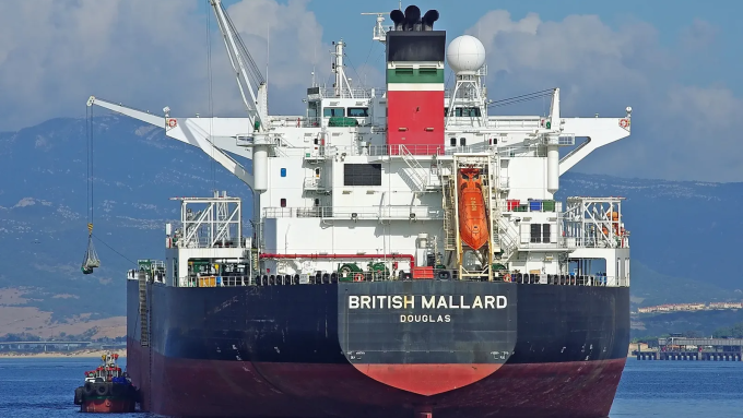 Le Olina, un grand pétrolier de 250 mètres de long battant pavillon du Timor oriental, est visé par des sanctions américaines liées à la Russie. Il est ici photographié en 2020.  Photo : Marine Traffic / Justo-M. Prieto