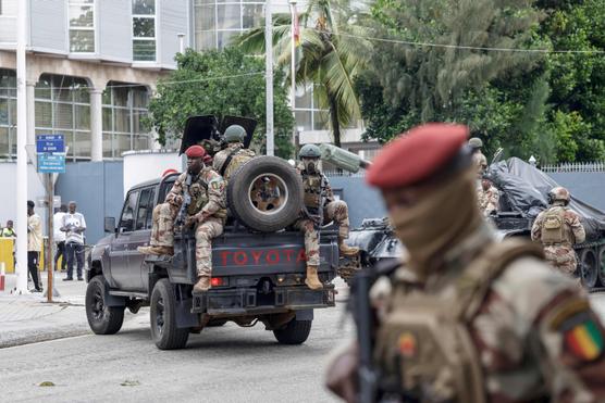 Des soldats déployés à Conakry, en Guinée, le 21 septembre 2025. PATRICK MEINHARDT / AFP